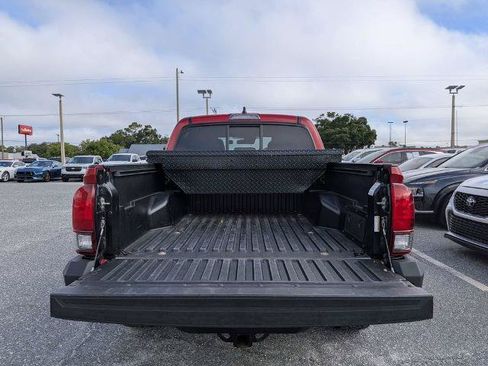 Used 2022 Toyota Tacoma SR AWD/4WD image 12