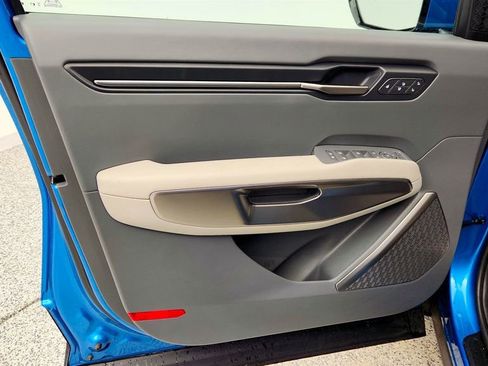 Used 2026 Kia EV9 Wind image 11