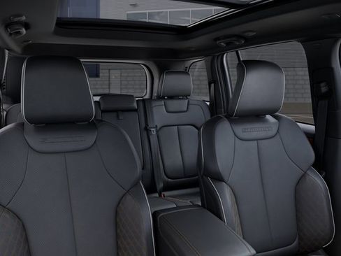 New 2026 Jeep Grand Cherokee Summit w/ Obsidian Package image 26