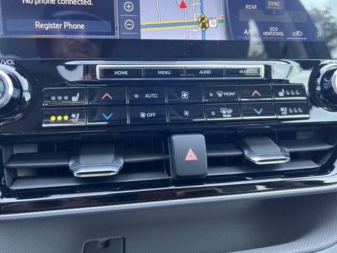 Used 2022 Toyota Highlander Platinum image 25