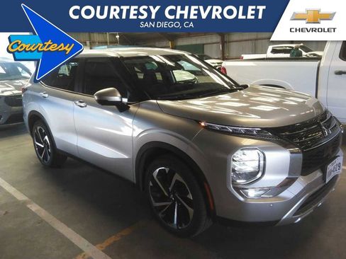 Used 2024 Mitsubishi Outlander FWD image 1