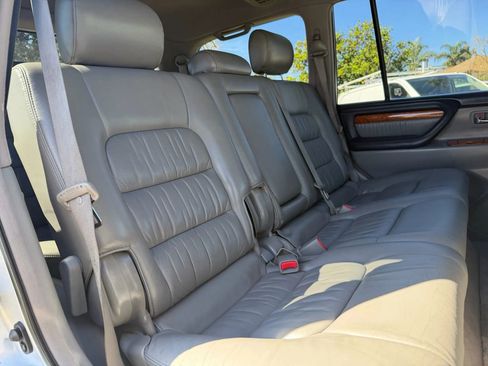 Used 2006 Lexus LX 470 4WD image 19