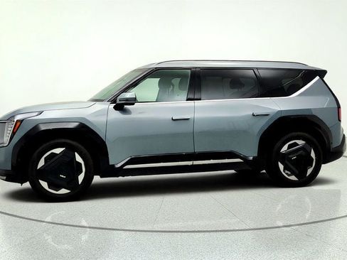 Used 2024 Kia EV9 Land AWD/4WD image 8