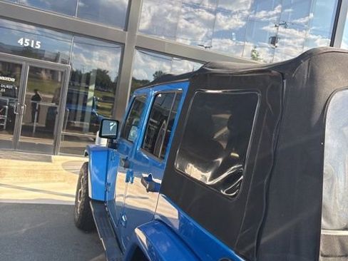 Used 2015 Jeep Wrangler Unlimited Sahara w/ Dual Top Group image 5