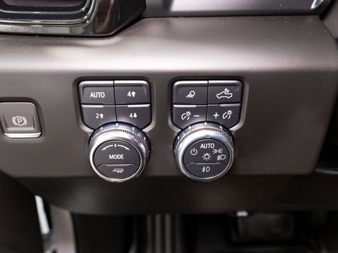 Used 2023 GMC Sierra 1500 AT4 w/ AT4 Preferred Package AWD/4WD image 31