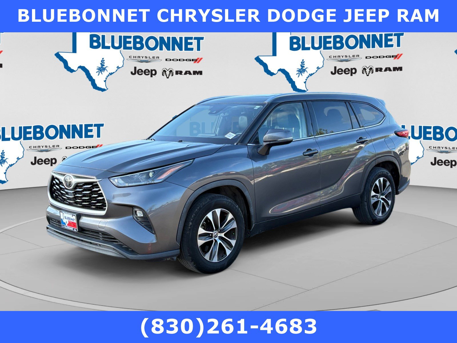 Used 2021 Toyota Highlander XLE FWD image 1