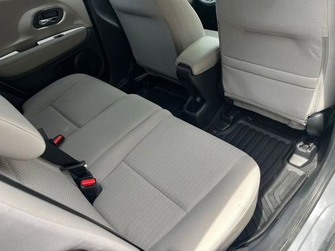 Used 2017 Honda HR-V LX image 11