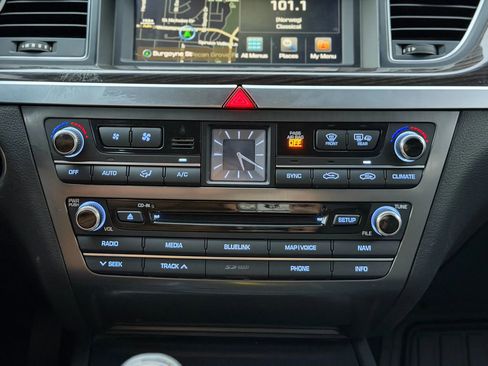 Used 2016 Hyundai Genesis 3.8 image 39