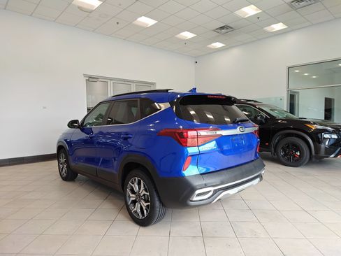 Used 2021 Kia Seltos EX AWD/4WD image 5