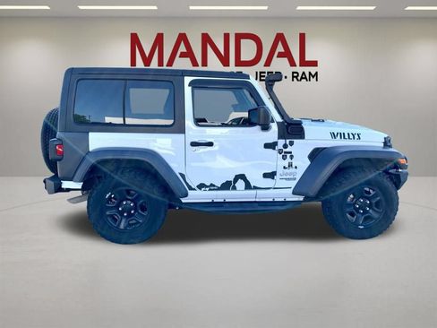 Used 2018 Jeep Wrangler Sport AWD/4WD image 4