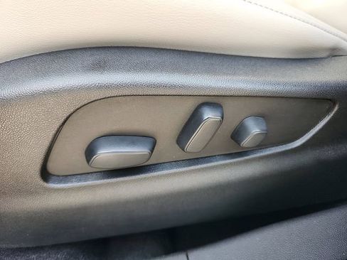 Certified 2023 Cadillac XT4 Luxury w/ Cold Weather Package image 19