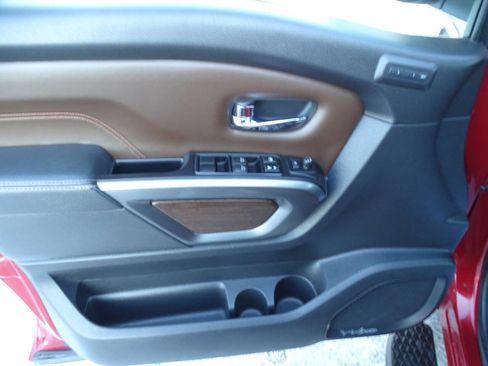 Used 2017 Nissan Titan Platinum Reserve image 15