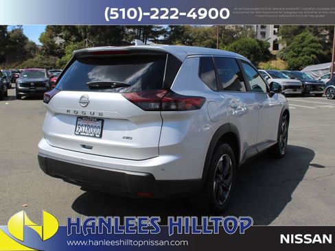 Used 2025 Nissan Rogue SV AWD/4WD image 7