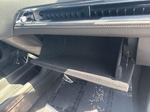Used 2024 Cadillac Lyriq Tech RWD image 30