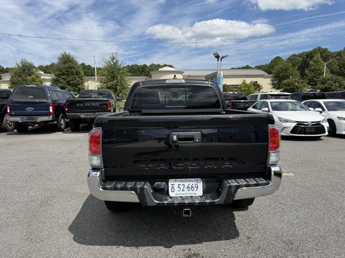 Used 2021 Toyota Tacoma TRD Off-Road image 7