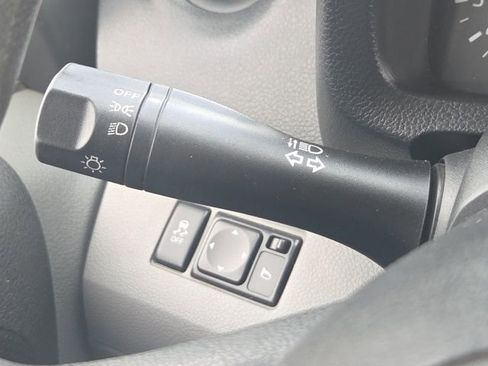 Used 2017 Nissan NV200 SV image 31