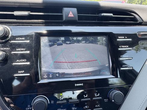 Used 2020 Toyota Camry LE w/ Convenience Package FWD image 11