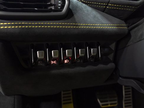 Used 2022 Lamborghini Huracan STO RWD image 49