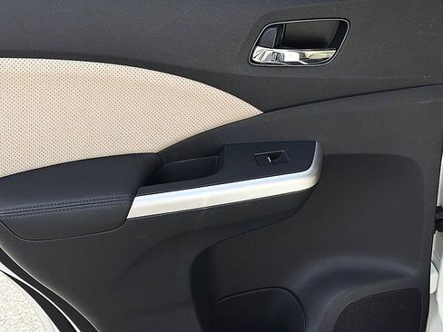 Used 2016 Honda CR-V Touring image 10