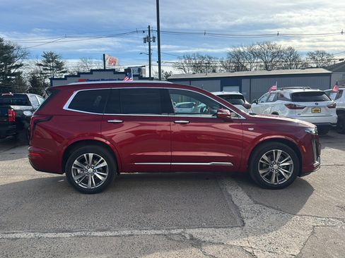 Used 2023 Cadillac XT6 Premium Luxury image 9