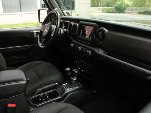 Used 2020 Jeep Gladiator Sport w/ Quick Order Package 24S AWD/4WD image 24