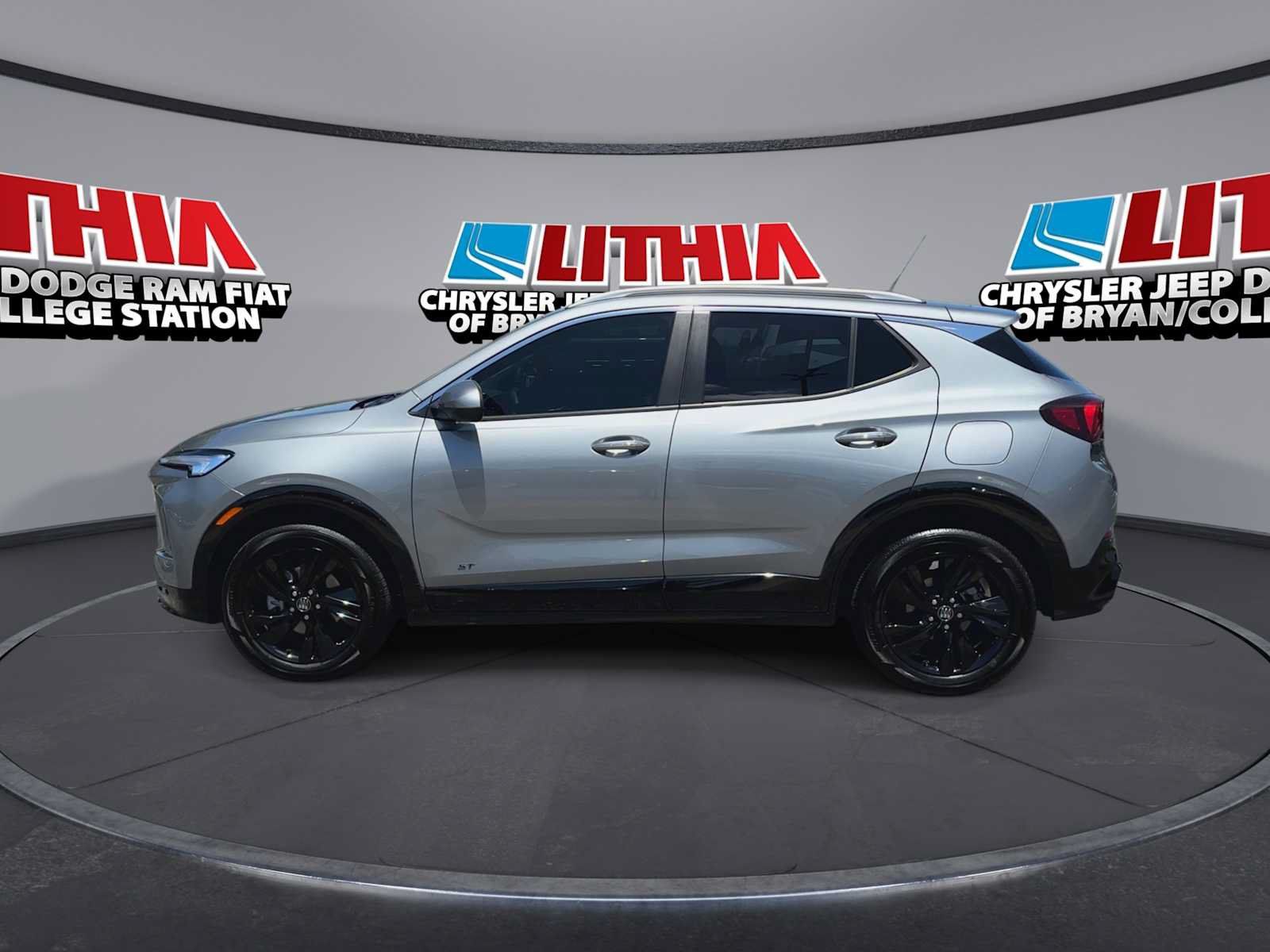 Used 2025 Buick Encore GX Sport Touring w/ Comfort Package FWD image 5