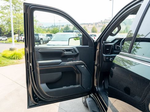 Used 2023 GMC Sierra 1500 AT4 w/ AT4 Premium Package AWD/4WD image 17