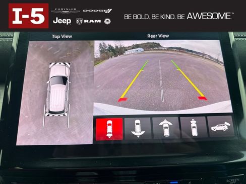 New 2025 Jeep Grand Cherokee Limited w/ Luxury Tech Group II image 17