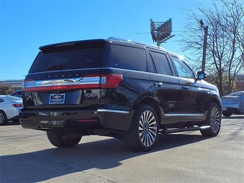Used 2019 Lincoln Navigator Reserve image 5