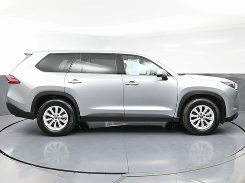 Used 2024 Toyota Grand Highlander XLE image 8