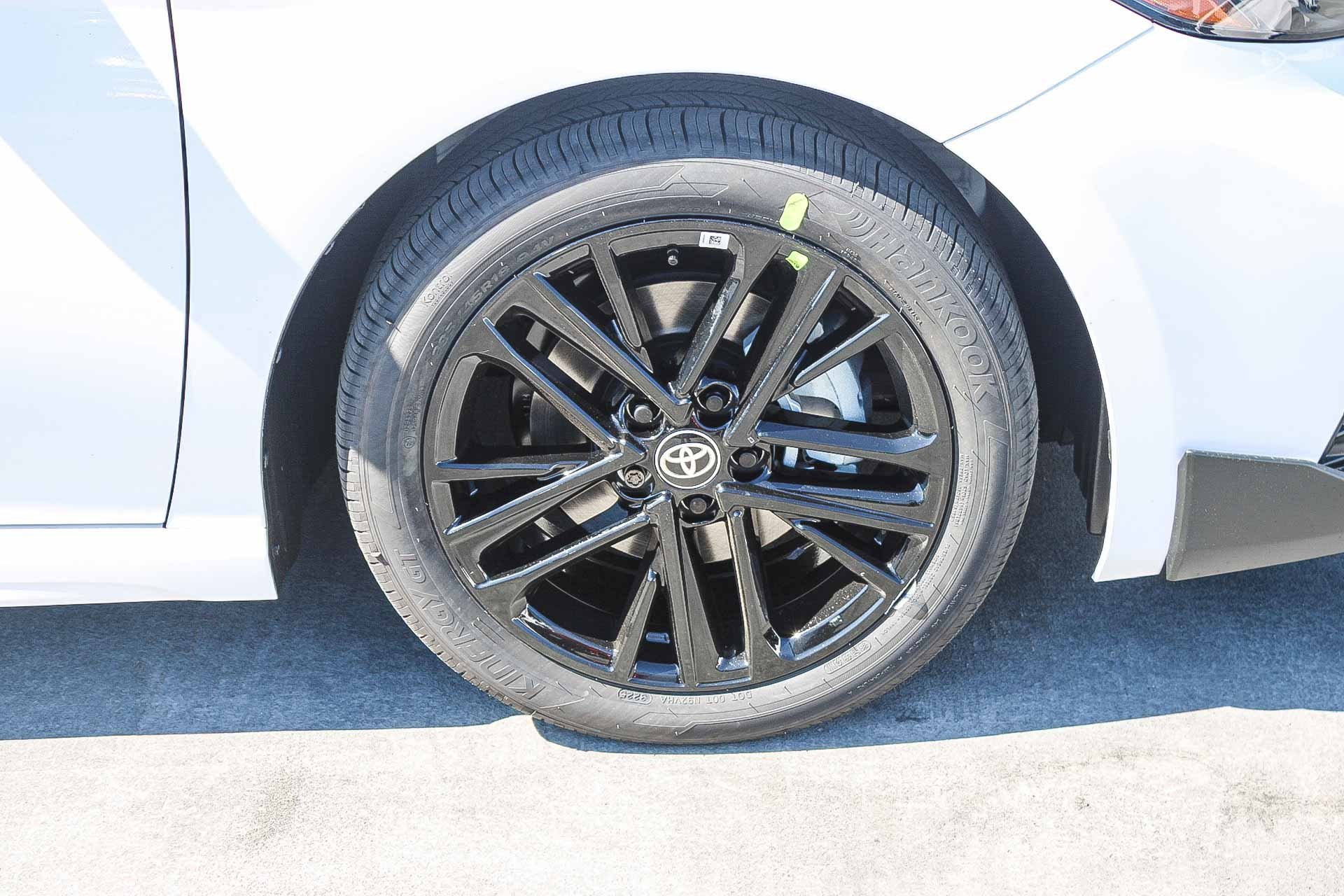 New 2026 Toyota Camry SE FWD image 11