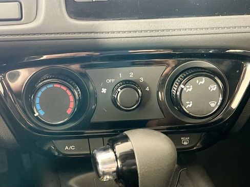 Used 2021 Honda HR-V LX image 16