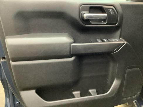 Used 2019 GMC Sierra 1500 4x4 Crew Cab w/ Convenience Package image 11