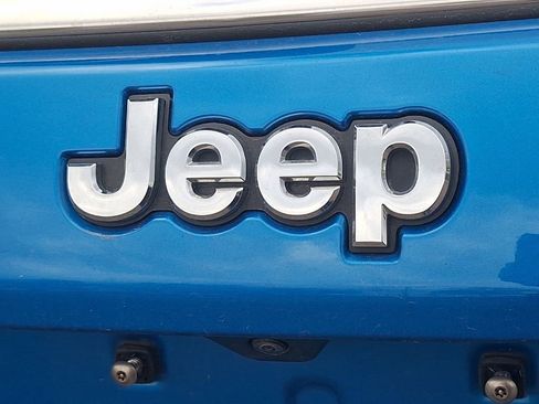 Used 2023 Jeep Compass Limited image 22