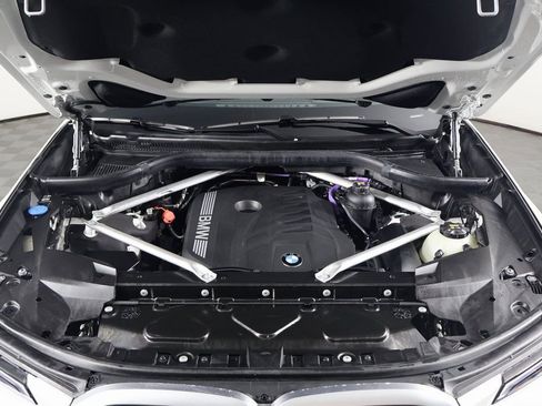 Used 2023 BMW X7 xDrive40i w/ M Sport Package image 16