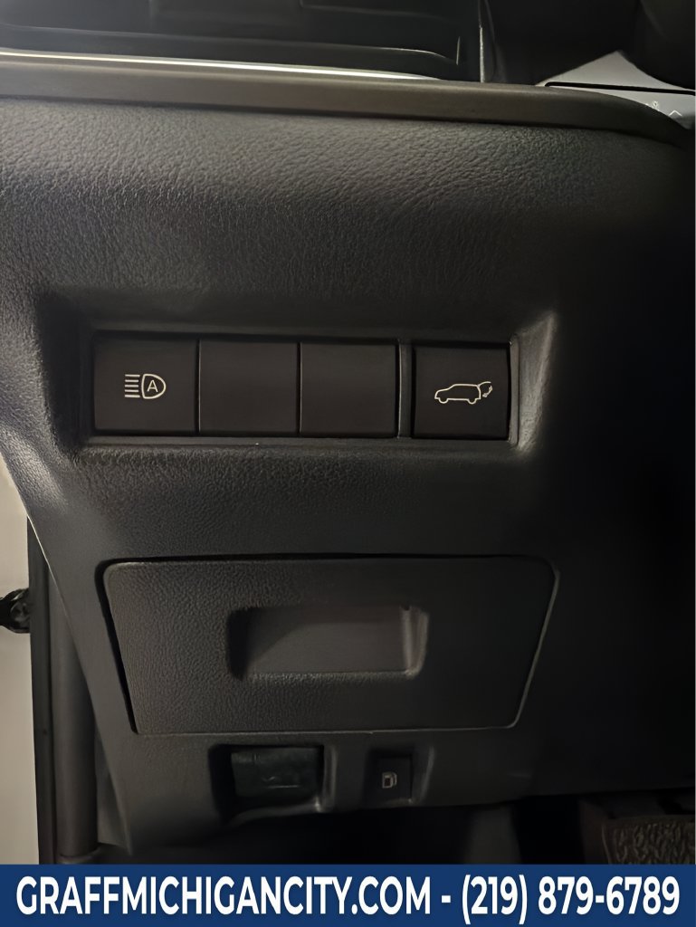 Used 2024 Toyota Grand Highlander AWD image 17