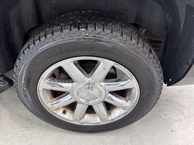 Used 2007 GMC Yukon SLT w/ SLT Preferred Equipment Group AWD/4WD image 8