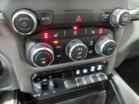 Certified 2019 RAM 1500 Big Horn AWD/4WD image 37