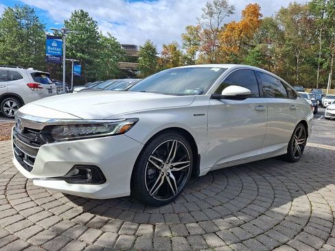 Used 2022 Honda Accord Touring image 3