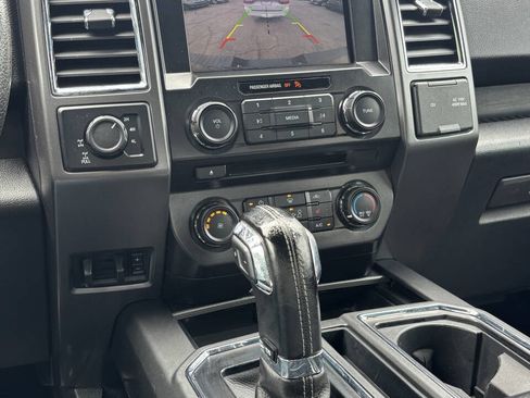Used 2015 Ford F150 XLT w/ Equipment Group 302A Luxury AWD/4WD image 27