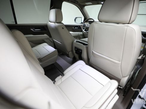 New 2026 GMC Yukon Denali w/ Sun & Power Step Package AWD/4WD image 12