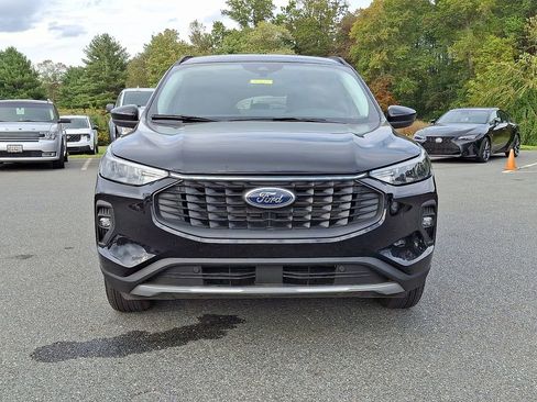 Used 2025 Ford Escape SE image 2
