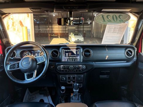 Used 2021 Jeep Gladiator Overland image 30
