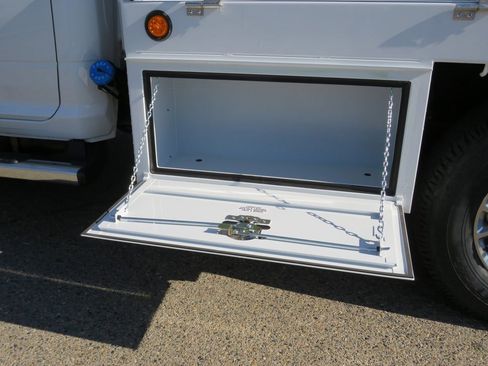 New 2024 RAM 3500 Tradesman w/ Chrome Appearance Group image 11