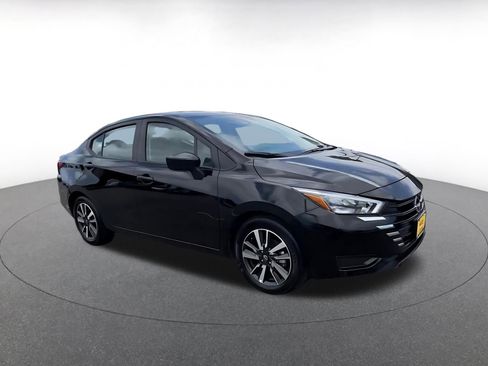 Used 2025 Nissan Versa SV FWD image 2