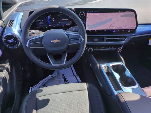 New 2026 Chevrolet Equinox EV LT w/ LPO, Blackout Package image 20