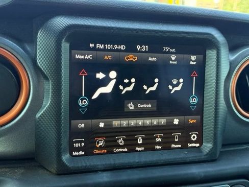 Used 2023 Jeep Gladiator Mojave w/ Cold Weather Group AWD/4WD image 20