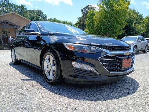Used 2022 Chevrolet Malibu LT FWD image 4