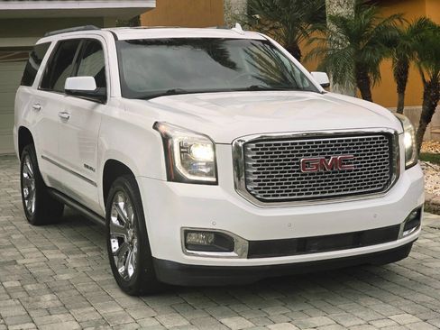 Used 2015 GMC Yukon Denali w/ Premium Package image 25
