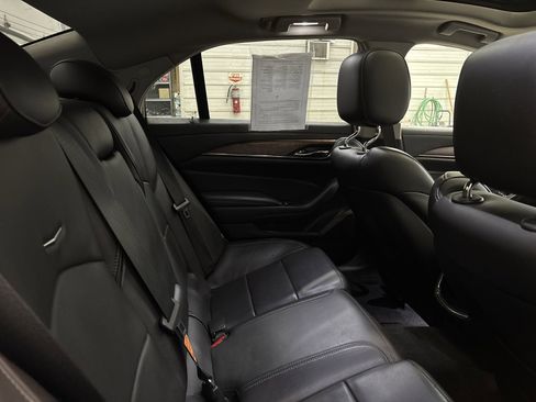 Used 2018 Cadillac CTS Luxury image 32